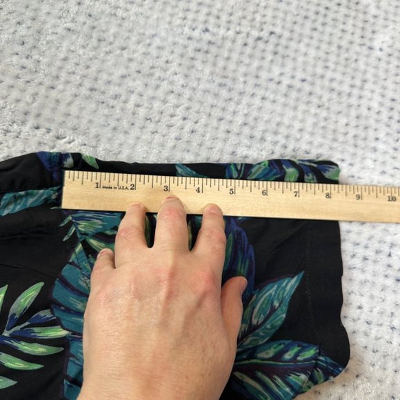 Forever 21 Shirt Mens Medium Black Green Leaf Short Sleeve Button Front Hawaiian - Picture 8 of 9